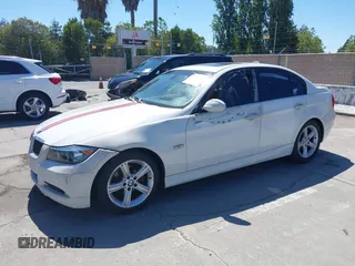 2006 BMW 3 Series 325i z VIN WBAVB17546NK38045, wystawiony jako IAAI lot #42311767 z przebiegiem 119 752 mil mil oraz . Historia ofert i sprzedaży dostępna na DreamBid. Obrazek 2.