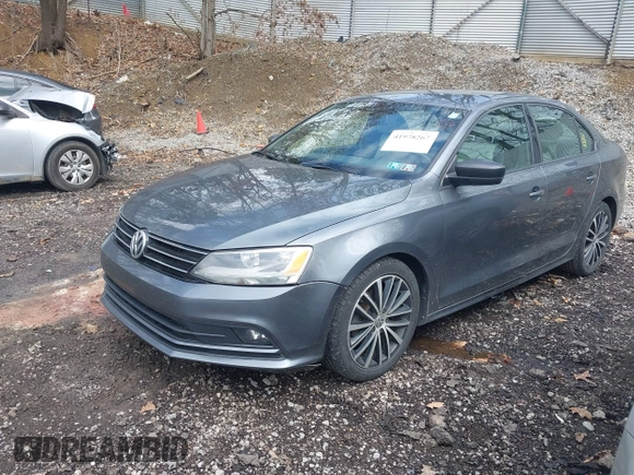2016 Volkswagen Jetta Sport z VIN 3VWD17AJ7GM225289, wystawiony jako IAAI lot #41978267 z przebiegiem 142 556 mil mil oraz . Historia ofert i sprzedaży dostępna na DreamBid. Obrazek 17.