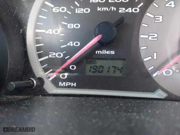 2004 Mitsubishi Eclipse GS with VIN 4A3AE45G74E043050, listed as a IAAI auction lot 39144972 with 190,174 mi miles. Bid and sale history available at carsss.com. Image 7.