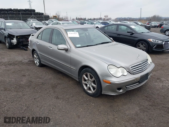 2007 Mercedes-Benz C 280 Luxury z VIN WDBRF92HX7F871684, wystawiony jako IAAI lot #41461023 z przebiegiem 176 038 mil mil oraz . Historia ofert i sprzedaży dostępna na DreamBid. Obrazek 1.