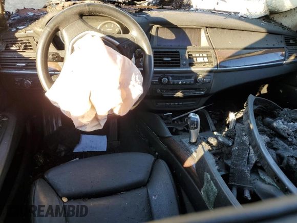 2011 BMW X6 50i with VIN 5UXFG8C52BLZ96767, listed as a Copart auction lot 84102604 with 0 mi miles and Non Repairable. Bid and sale history available at carsss.com. Image 8.