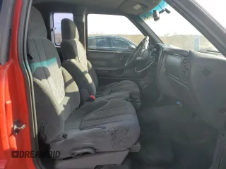2000 GMC Sonoma SLS w/1SF Pkg with VIN 1GTCS1952Y8291772, listed as a Copart auction lot 83976484 with 127,849 mi miles and Salvage Title. Bid and sale history available at carsss.com. Image 10.