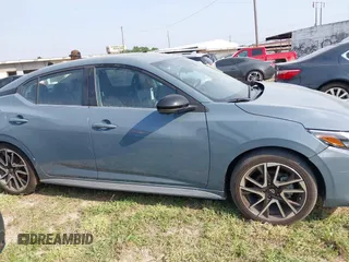 2025 Nissan Sentra SR с VIN 3N1AB8DV9SY217867, выставлен на аукционе IAAI как лот 41945090 с пробегом 6 717 миль миль и . История ставок и продаж доступна на DreamBid. Изображение 13.