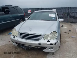 2006 Mercedes-Benz C 230 Sport z VIN WDBRF52H66E021404, wystawiony jako IAAI lot #42274619 z przebiegiem 195 062 mil mil oraz . Historia ofert i sprzedaży dostępna na DreamBid. Obrazek 6.