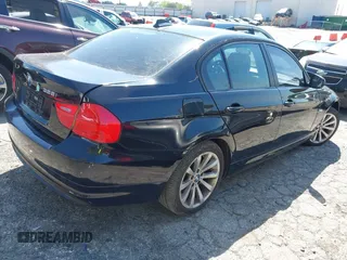 2011 BMW 3 Series 328i xDrive with VIN WBAPK7C53BA819832, listed as a IAAI auction lot 42000578 with 154,543 mi miles. Bid and sale history available at carsss.com. Image 4.
