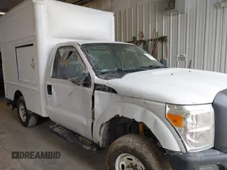 2016 Ford F-250 XL z VIN 1FDBF2B6XGED17622, wystawiony jako IAAI lot #42245869 z przebiegiem 240 022 mil mil oraz . Historia ofert i sprzedaży dostępna na DreamBid. Obrazek 1.