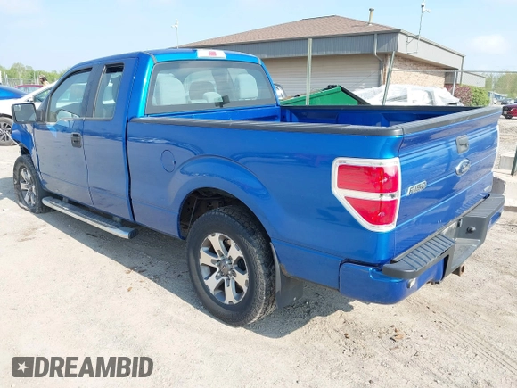 2014 Ford F-150 XL z VIN 1FTFX1EF2EFB82605, wystawiony jako IAAI lot #42267166 z przebiegiem 220 834 mil mil oraz . Historia ofert i sprzedaży dostępna na DreamBid. Obrazek 3.