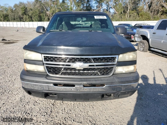 2007 Chevrolet Silverado 1500 Classic Work Truck with VIN 1GCEC19X97Z148012, listed as a Copart auction lot 44987495 with 250,031 mi miles and Salvage Title. Bid and sale history available at carsss.com. Image 5.
