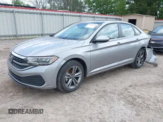 2024 Volkswagen Jetta SE z VIN 3VW7M7BU9RM012652, wystawiony jako IAAI lot #41911472 z przebiegiem 47 151 mil mil oraz . Historia ofert i sprzedaży dostępna na DreamBid. Obrazek 2.
