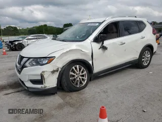 2018 Nissan Rogue SV z VIN KNMAT2MV3JP500708, wystawiony jako Copart lot #55923285 z przebiegiem 158 729 mil mil oraz Szkoda całkowita • Salvage title. Historia ofert i sprzedaży dostępna na DreamBid. Obrazek 1.