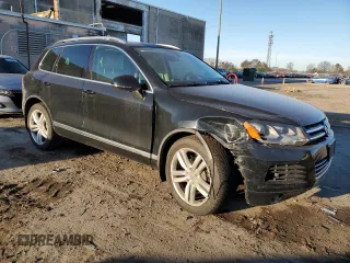 2012 Volkswagen Touareg Sport z VIN WVGEF9BP9CD006844, wystawiony jako Copart lot #43216485 z przebiegiem 120 059 mil mil oraz Szkoda całkowita • Salvage title. Historia ofert i sprzedaży dostępna na DreamBid. Obrazek 4.