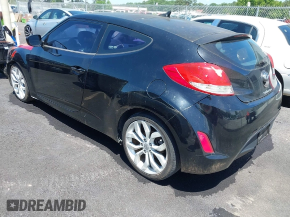 2012 Hyundai Veloster w/Gray Int с VIN KMHTC6AD4CU070537, выставлен на аукционе IAAI как лот 42202272 с пробегом 120 054 миль миль и . История ставок и продаж доступна на DreamBid. Изображение 3.