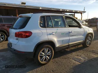 2016 Volkswagen Tiguan SE with VIN WVGBV7AX0GW528462, listed as a Copart auction lot 49254155 with 97,202 mi miles and Salvage Title. Bid and sale history available at DreamBid. Image 3.