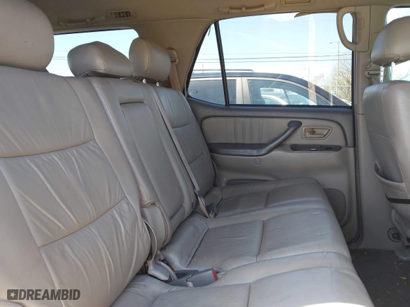 2001 Toyota Sequoia Limited with VIN 5TDBT48A91S026065, listed as a IAAI auction lot 42004832 with 254,386 mi miles. Bid and sale history available at carsss.com. Image 8.