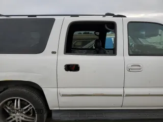 2002 Chevrolet Suburban Z71 with VIN 3GNFK16T12G337293, listed as a Copart auction lot 45226565 with 254,901 mi miles and Salvage Title. Bid and sale history available at carsss.com. Image 10.