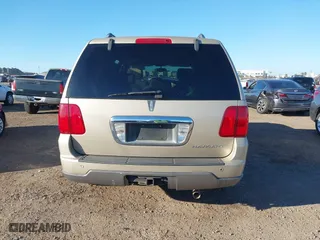 2004 Lincoln Navigator Luxury with VIN 5LMFU27R14LJ42966, listed as a IAAI auction lot 41614278 with 203,785 mi miles. Bid and sale history available at carsss.com. Image 17.