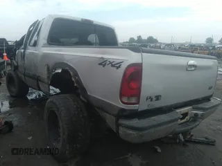 2004 Ford F-250 XL z VIN 1FTNX21P04EB08085, wystawiony jako IAAI lot #36810038 z przebiegiem Nie podano mil oraz . Historia ofert i sprzedaży dostępna na DreamBid. Obrazek 3.