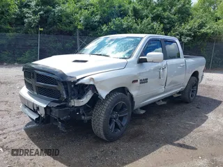 2017 Ram 1500 Sport z VIN 1C6RR7MT9HS617785, wystawiony jako IAAI lot #42331391 z przebiegiem 59 153 mil mil oraz . Historia ofert i sprzedaży dostępna na DreamBid. Obrazek 2.