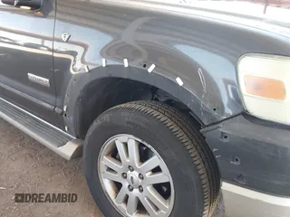 2007 Ford Explorer Eddie Bauer z VIN 1FMEU74867UA41718, wystawiony jako IAAI lot #42262818 z przebiegiem 129 454 mil mil oraz . Historia ofert i sprzedaży dostępna na DreamBid. Obrazek 6.