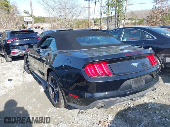2022 Ford Mustang EcoBoost z VIN 1FATP8UH3N5132239, wystawiony jako IAAI lot #41300099 z przebiegiem 28 473 mil mil oraz . Historia ofert i sprzedaży dostępna na DreamBid. Obrazek 3.