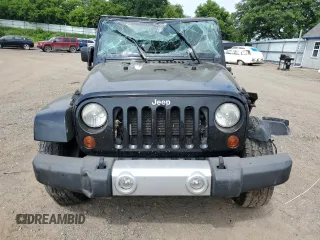 2013 Jeep Wrangler Unlimited Sahara with VIN 1C4BJWEG8DL678692, listed as a Copart auction lot 62289785 with 132,528 mi miles and Clean title. Bid and sale history available at DreamBid. Image 5.