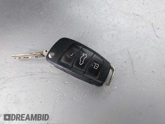 2010 Audi Q7 Premium Plus with VIN WA1LYAFE6AD007604, listed as a IAAI auction lot 41955633 with 240,433 mi miles and . Bid and sale history available at DreamBid. Image 11.
