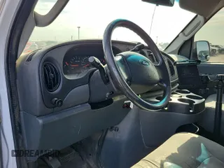 2008 Ford Econoline Cargo Commercial z VIN 1FTNE24L98DA83102, wystawiony jako IAAI lot #42455905 z przebiegiem 185 727 mil mil oraz . Historia ofert i sprzedaży dostępna na DreamBid. Obrazek 7.