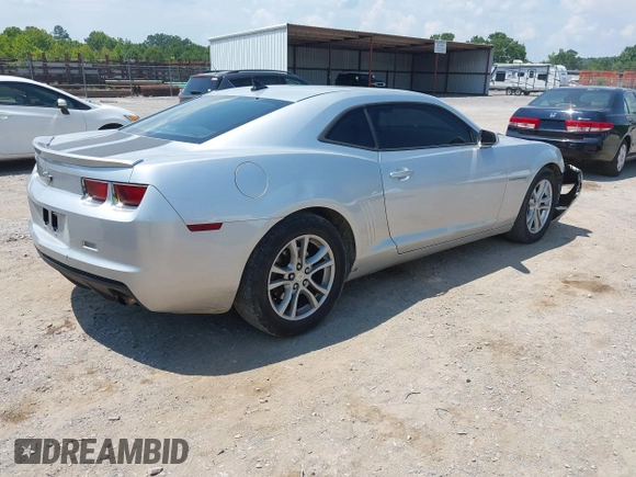 2013 Chevrolet Camaro LT with VIN 2G1FB1E30D9113836, listed as a IAAI auction lot 42669445 with 184,687 mi miles and . Bid and sale history available at DreamBid. Image 4.