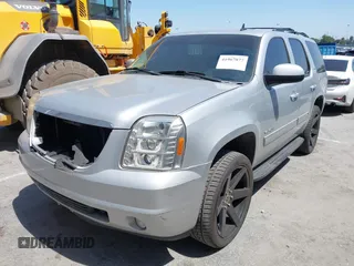 2010 GMC Yukon SLT with VIN 1GKUCCE00AR255901, listed as a IAAI auction lot 41967877 with 195,969 mi miles. Bid and sale history available at carsss.com. Image 17.