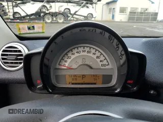 2013 Smart fortwo Passion z VIN WMEEK3BA2DK625180, wystawiony jako Copart lot #84905324 z przebiegiem 53 126 mil mil oraz Szkoda całkowita • Salvage title. Historia ofert i sprzedaży dostępna na DreamBid. Obrazek 9.