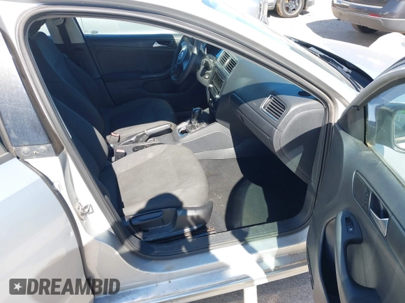 2012 Volkswagen Jetta S с VIN 3VW2K7AJ8CM306610, выставлен на аукционе IAAI как лот 42196396 с пробегом 158 597 миль миль и . История ставок и продаж доступна на DreamBid. Изображение 5.