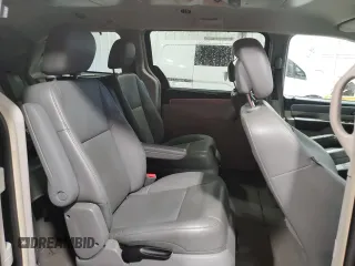 2014 Volkswagen Routan SE with VIN 2C4RVABG1ER134618, listed as a Copart auction lot 81744564 with 121,136 mi miles and Salvage title. Bid and sale history available at DreamBid. Image 11.