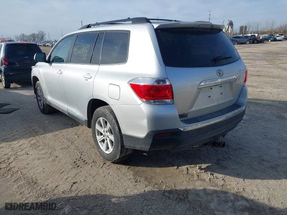 2011 Toyota Highlander with VIN 5TDZK3EH0BS036935, listed as a IAAI auction lot 41527060 with 277,595 mi miles. Bid and sale history available at carsss.com. Image 3.