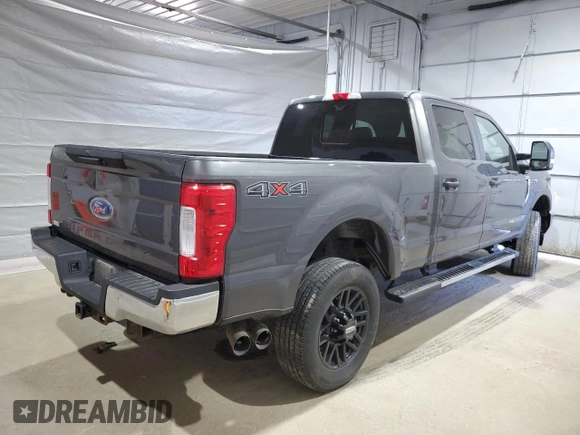 2017 Ford F-250 Lariat z VIN 1FT7W2BTXHED03169, wystawiony jako Copart lot #52261395 z przebiegiem 140 483 mil mil oraz Szkoda całkowita • Salvage title. Historia ofert i sprzedaży dostępna na DreamBid. Obrazek 3.