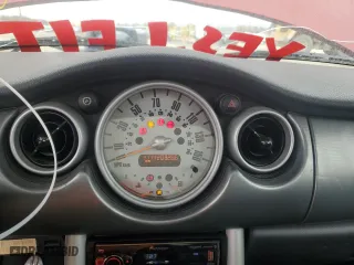 2004 MINI Cooper Hardtop S with VIN WMWRE33464TD81592, listed as a Copart auction lot 42731275 with 203,286 mi miles and Salvage Title. Bid and sale history available at carsss.com. Image 9.