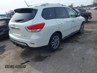 2015 Nissan Pathfinder Platinum with VIN 5N1AR2MN0FC648839, listed as a IAAI auction lot 41954795 with 123,730 mi miles. Bid and sale history available at carsss.com. Image 4.