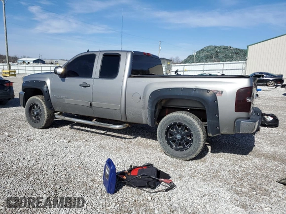 2008 Chevrolet Silverado 1500 1LT with VIN 2GCEK190581209789, listed as a Copart auction lot 46324265 with 202,861 mi miles and Salvage Title. Bid and sale history available at DreamBid. Image 2.