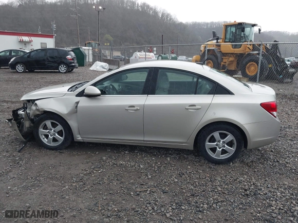 2014 Chevrolet Cruze 1LT with VIN 1G1PC5SB4E7471450, listed as a IAAI auction lot 41947965 with 99,352 mi miles. Bid and sale history available at carsss.com. Image 14.