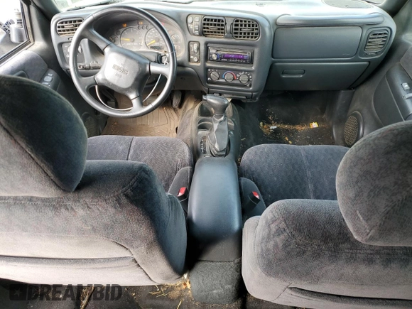 2001 GMC Jimmy SLT with VIN 1GKDT13W412121445, listed as a Copart auction lot 76842164 with 277,068 mi miles and Salvage Title. Bid and sale history available at carsss.com. Image 8.