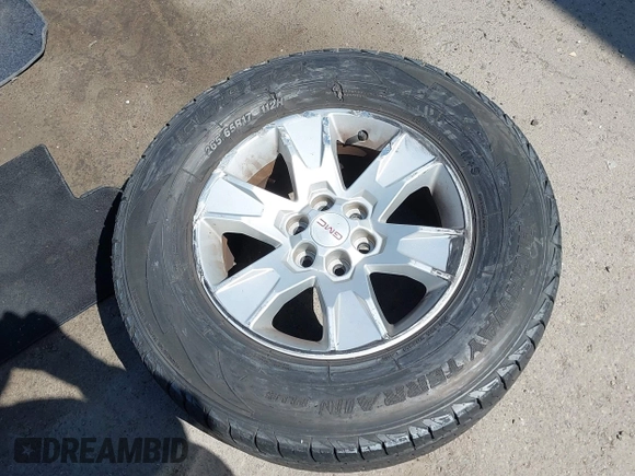 2015 GMC Canyon 2WD SLE z VIN 1GTH5BEA4F1239815, wystawiony jako IAAI lot #42135355 z przebiegiem 110 696 mil mil oraz . Historia ofert i sprzedaży dostępna na DreamBid. Obrazek 12.