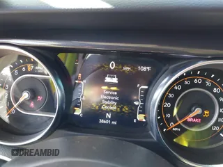 2022 Jeep Gladiator Texas Trail with VIN 1C6HJTAG5NL132990, listed as a IAAI auction lot 42514388 with 38,601 mi miles and . Bid and sale history available at DreamBid. Image 7.