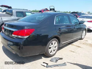 2012 Toyota Avalon z VIN 4T1BK3DB1CU443265, wystawiony jako IAAI lot #42676482 z przebiegiem 70 747 mil mil oraz . Historia ofert i sprzedaży dostępna na DreamBid. Obrazek 4.