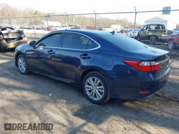 2013 Lexus ES 4dr Sdn with VIN JTHBK1GG1D2073589, listed as a IAAI auction lot 41773082 with 91,356 mi miles. Bid and sale history available at carsss.com. Image 3.