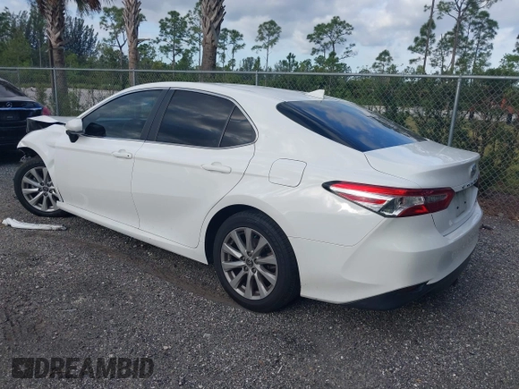 2020 Toyota Camry LE with VIN 4T1C11AK2LU950854, listed as a IAAI auction lot 41907769 with 350,007 mi miles. Bid and sale history available at carsss.com. Image 3.