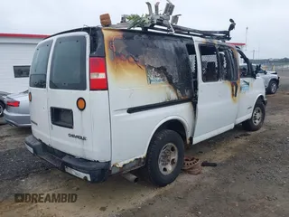 2005 Chevrolet Express Cargo z VIN 1GCGG25V951236769, wystawiony jako IAAI lot #42357911 z przebiegiem Nie podano mil oraz . Historia ofert i sprzedaży dostępna na DreamBid. Obrazek 4.