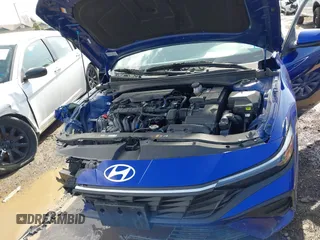 2024 Hyundai Elantra SE z VIN KMHLL4DG8RU782505, wystawiony jako IAAI lot #41934014 z przebiegiem 21 137 mil mil oraz . Historia ofert i sprzedaży dostępna na DreamBid. Obrazek 10.