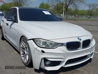 2012 BMW 3 Series 335i z VIN WBA3A9G54CNN67686, wystawiony jako IAAI lot #42106853 z przebiegiem 141 368 mil mil oraz . Historia ofert i sprzedaży dostępna na DreamBid. Obrazek 1.
