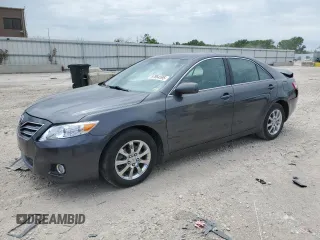 2010 Toyota Camry z VIN 4T4BF3EK1AR061078, wystawiony jako Copart lot #57864595 z przebiegiem 292 344 mil mil oraz Szkoda całkowita • Salvage title. Historia ofert i sprzedaży dostępna na DreamBid. Obrazek 1.