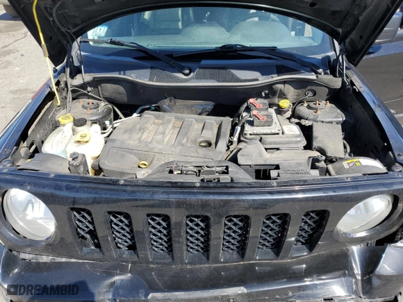 2016 Jeep Patriot Latitude with VIN 1C4NJRFB7GD725775, listed as a Copart auction lot 51952525 with 197,121 mi miles and Salvage Title. Bid and sale history available at carsss.com. Image 12.