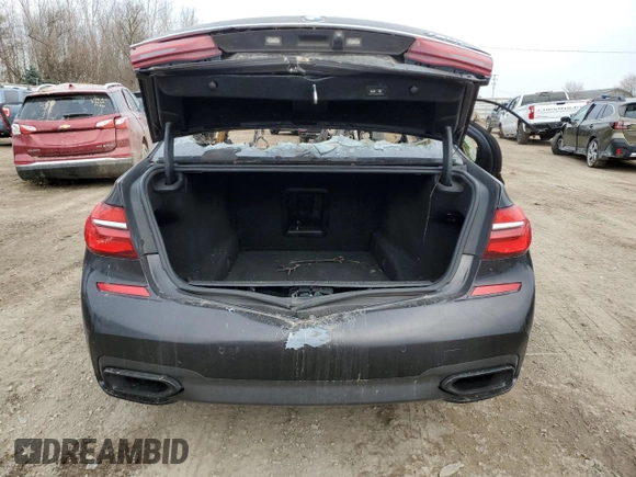 2018 BMW 7 Series ALPINA B7 xDrive with VIN WBA7F2C57JG424927, listed as a Copart auction lot 82311004 with 0 mi miles and Non Repairable. Bid and sale history available at carsss.com. Image 6.
